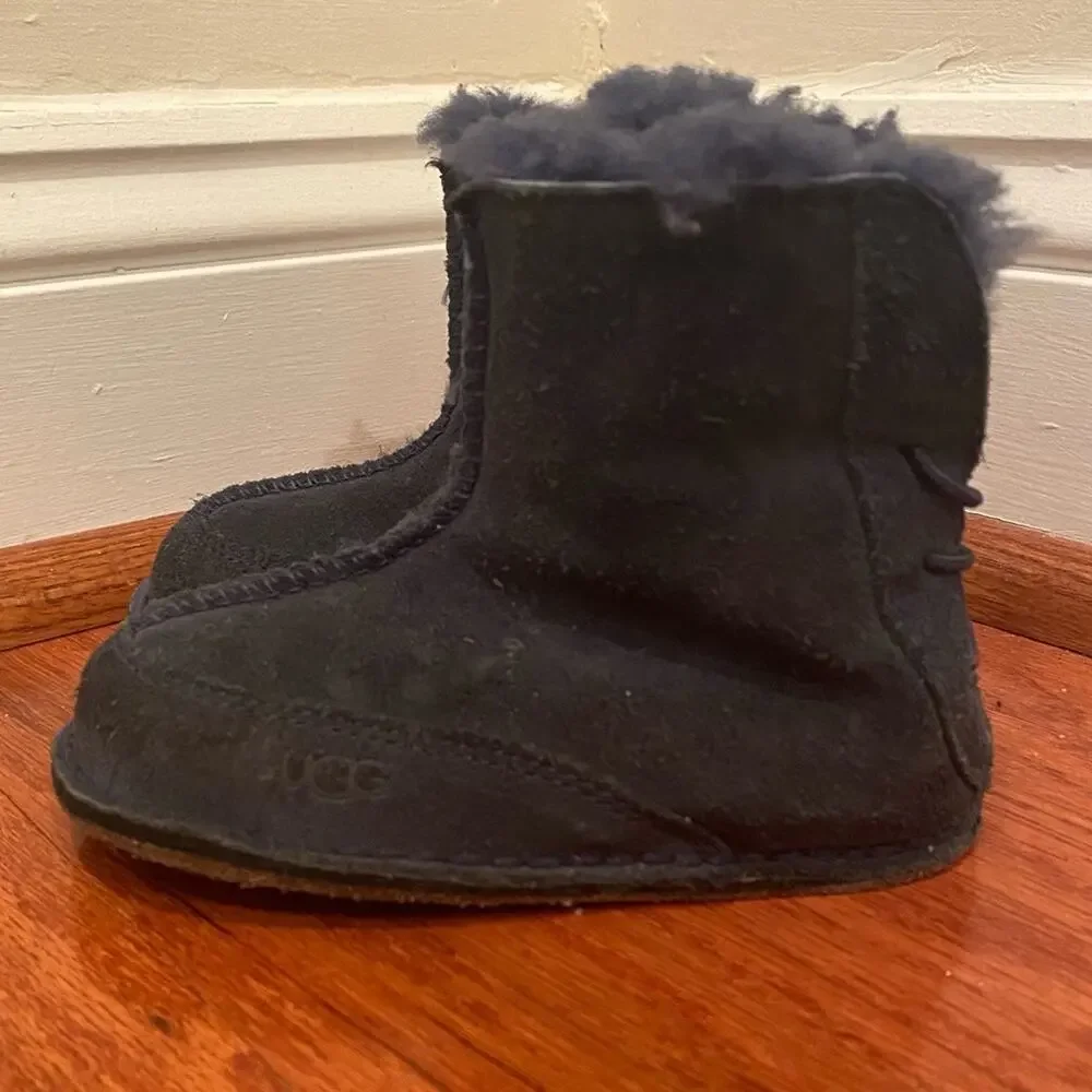 Baby UGGS sz L Navy Blue Baby Uggs size Large Dark Blue Uggs Baby Shoes